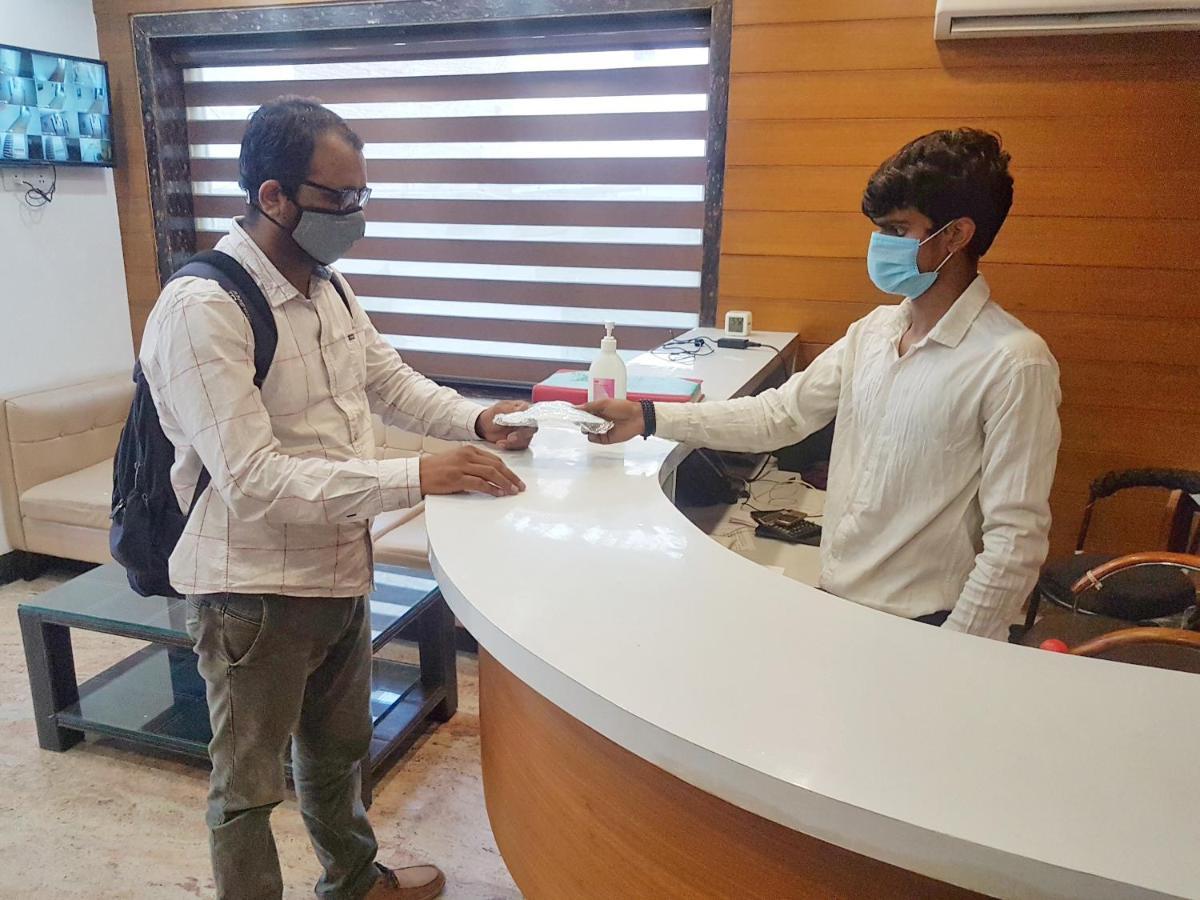 Hotel Aerocity Purple Orchid New Delhi Bagian luar foto