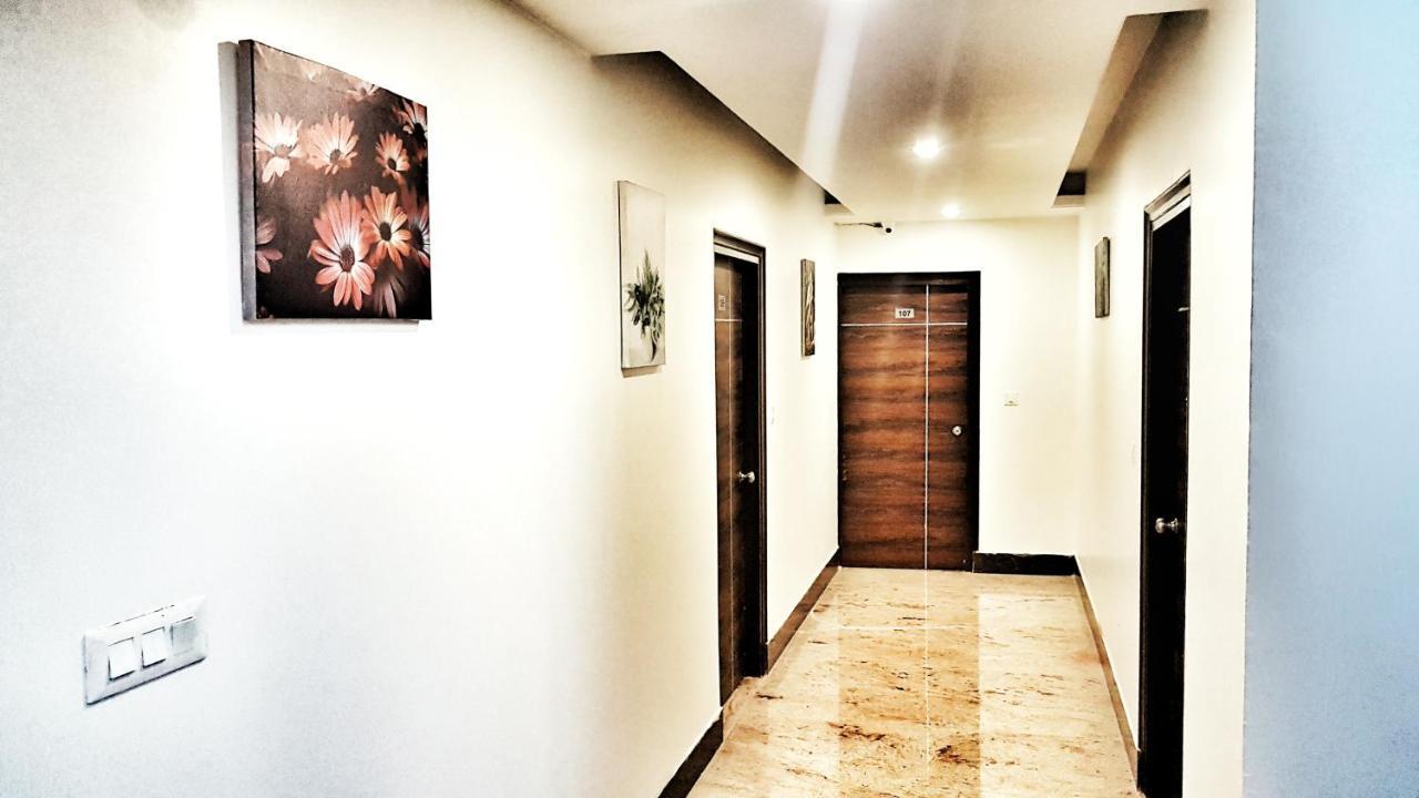 Hotel Aerocity Purple Orchid New Delhi Bagian luar foto