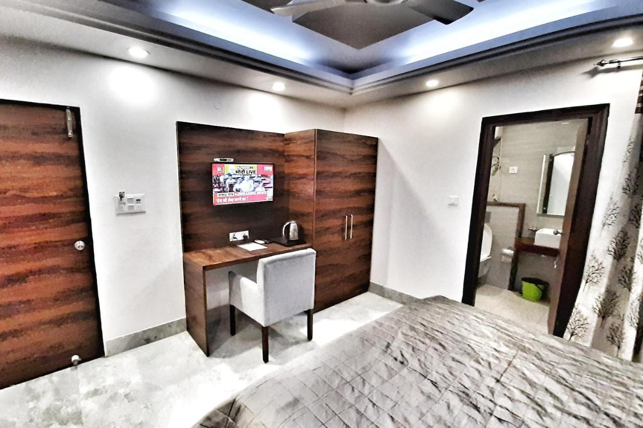 Hotel Aerocity Purple Orchid New Delhi Bagian luar foto